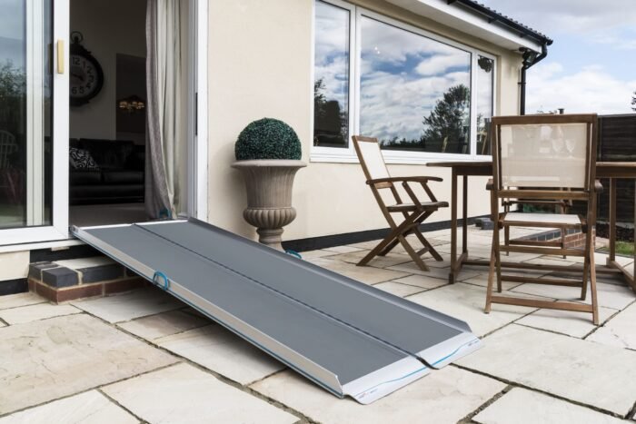 RampCentre NEW Aerolight Xtra suitcase ramp in position