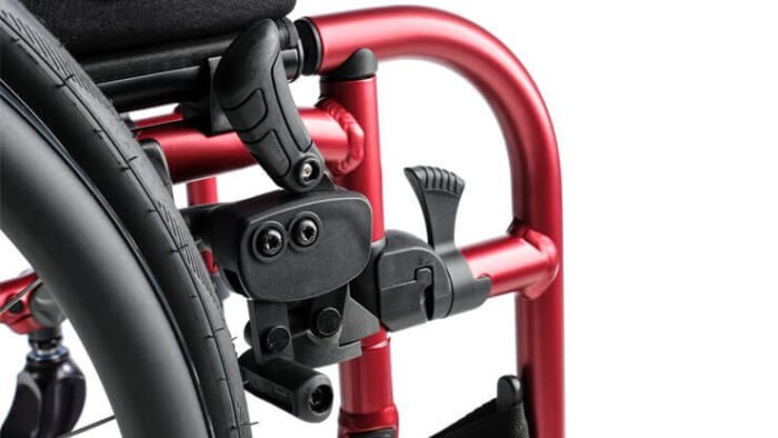 QUICKIE QS5 X 11 Younique Healthcare feature knee lever brake Younique Healthcare & Mobility QUICKIE QS5 X Experience FreeFold and save over 40% energy with every fold! Introducing the QUICKIE QS5 X, the wheelchair that redefines easy folding thanks to FreeFold - an innovative cross-brace design that reduces folding forces and saves you over 40% energy with every fold! The QS5 X makes light work of lifting too, with an (optional) folding fixation that keeps your wheelchair tightly-locked to prevent any unintentional opening during transport. Weighing from just 7.3 kg (without wheels), it's the lightest aluminum box frame wheelchair too. Made from heat-treated 7000 series Aluminium, lock-out the frame and its oval-tubed 4-arm cross brace provides the ride performance to rival any rigid wheelchair. Saving not just energy, but your shoulders too.